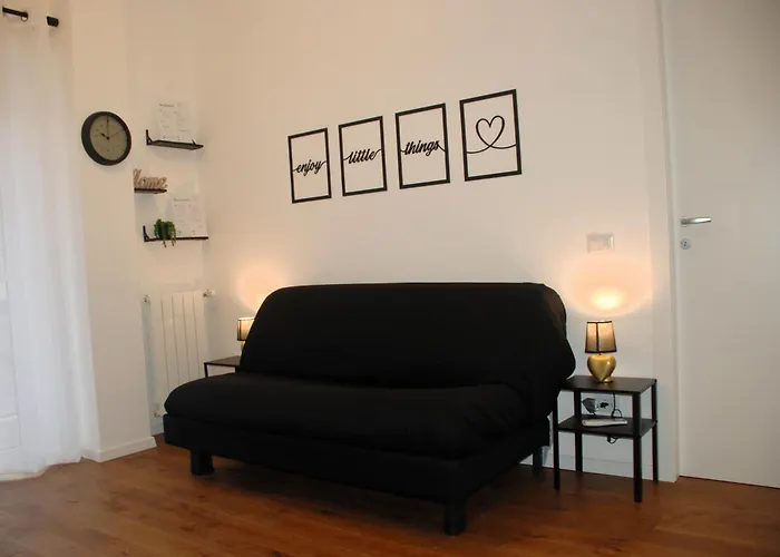 Viva La Vida In Apartment *