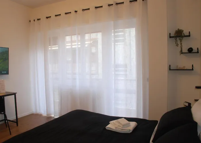 Viva La Vida In Apartment *
